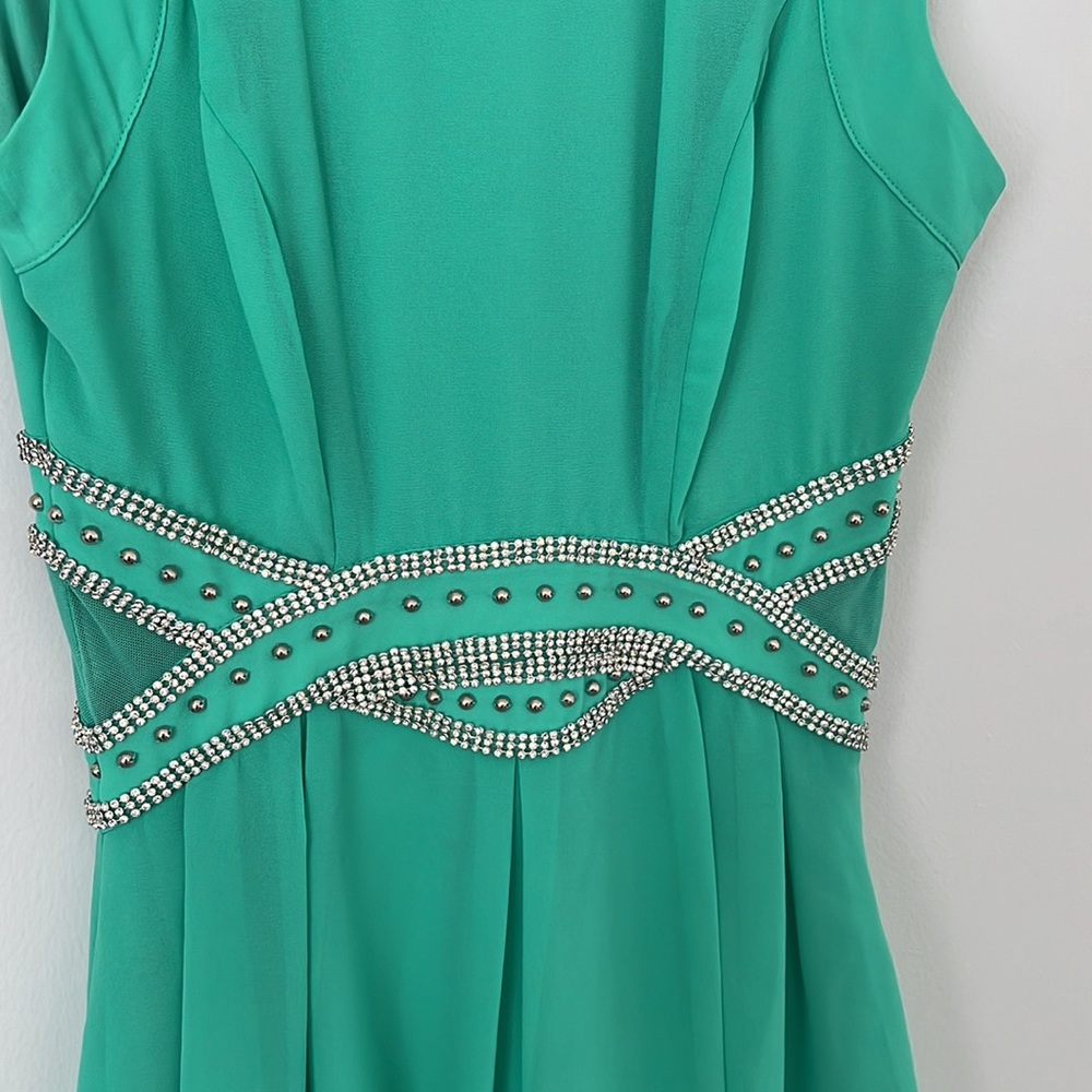 NWOT DRESS - Picture 2 of 4